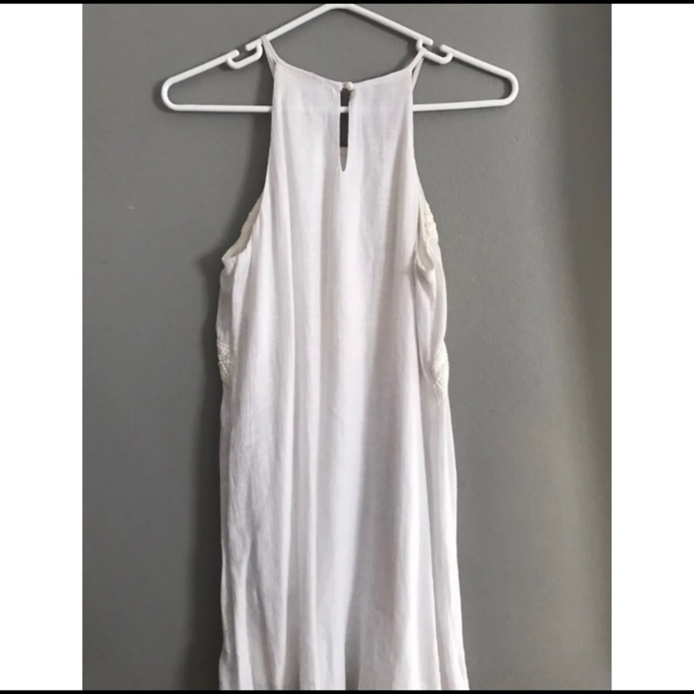🌻White halter dress - Picture 3 of 3